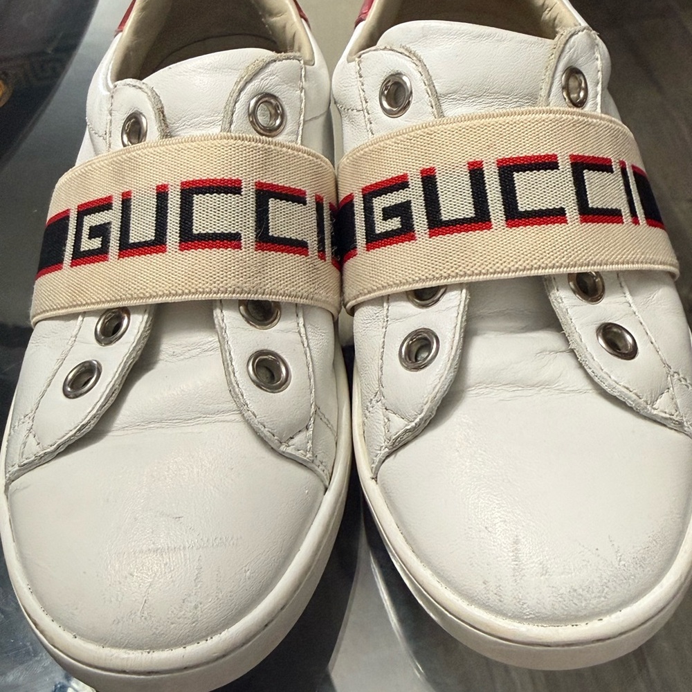 Gucci Kids White Sneakers with Logo Strap